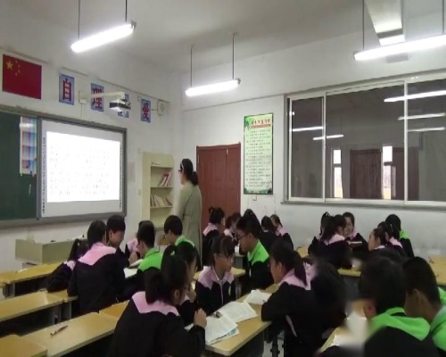 《一滴水经过丽江》部编版语文八年级下册课堂教学视频实录-执教老师-王玉霞